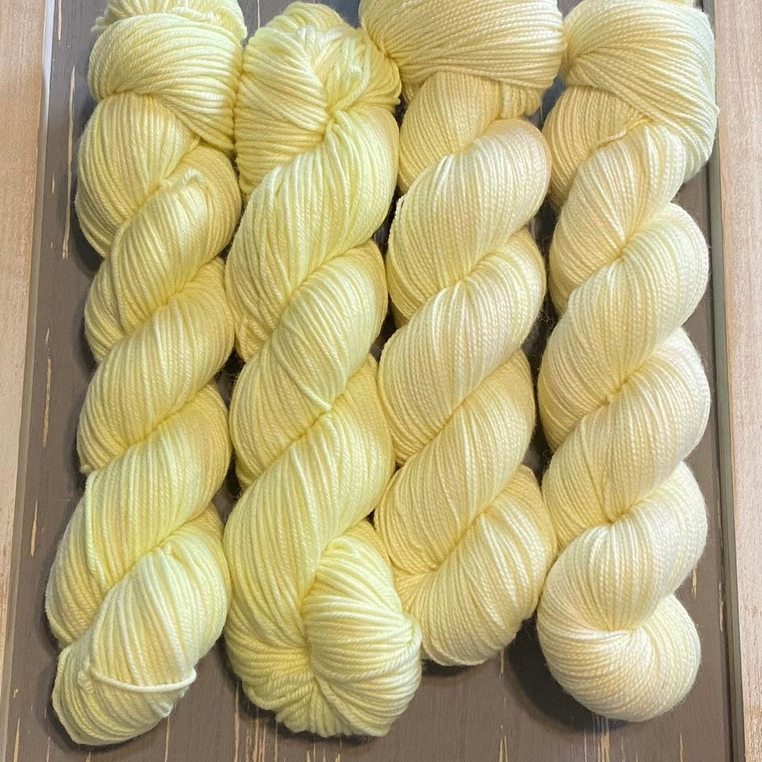 Creme Filling (Tonal) - Millie & Maggie Fiber Arts